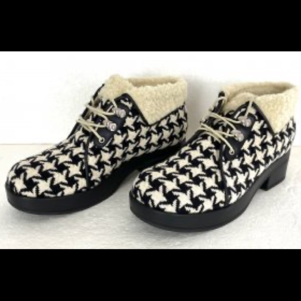 Gucci fur insulated patterned boots